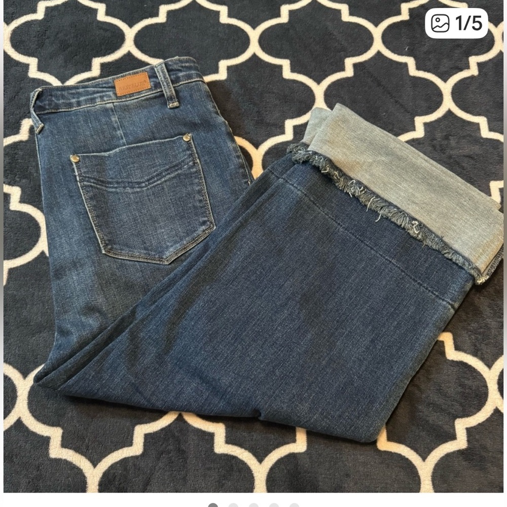 Judy Blue - Wide Leg Crop Jeans